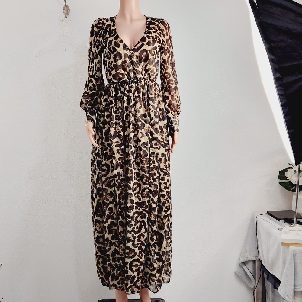 leopard Long Sleeve Tan/Brown Short Lined Dress Underneath Size: S